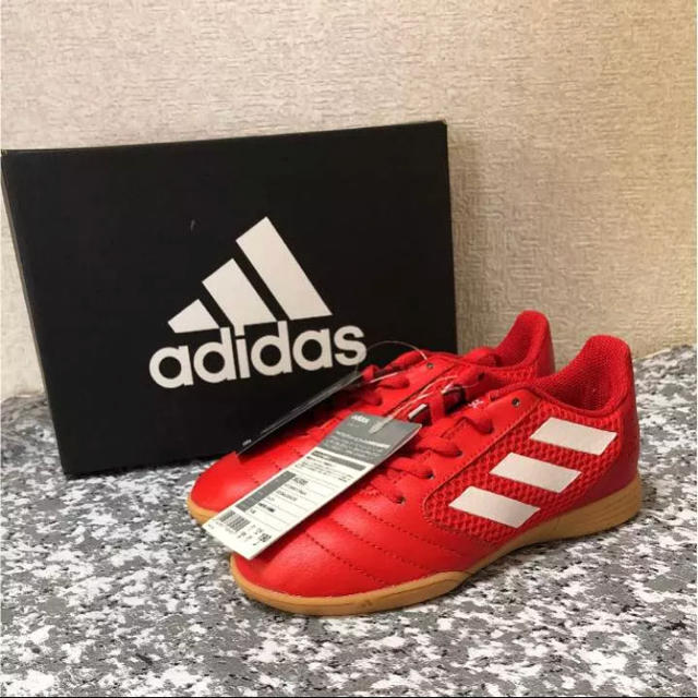 adidas(アディダス)の【19cm】新品 adidasサッカーシューズ スポーツ/アウトドアのサッカー/フットサル(シューズ)の商品写真