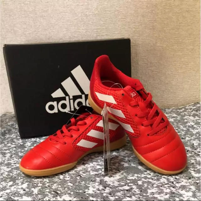 adidas(アディダス)の【19cm】新品 adidasサッカーシューズ スポーツ/アウトドアのサッカー/フットサル(シューズ)の商品写真