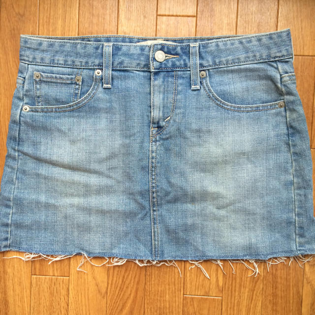 Levi's(リーバイス)のリーバイス デニムミニスカート レディースのスカート(ミニスカート)の商品写真