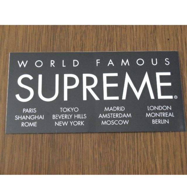 Supreme(シュプリーム)のSupreme シュプリームステッカー⑮逃げ恥じ登場!WORLD FAMOUS メンズのトップス(Tシャツ/カットソー(半袖/袖なし))の商品写真