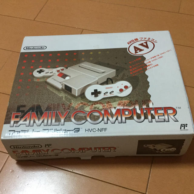 任天堂(ニンテンドウ)のAV仕様 ファミコン エンタメ/ホビーのゲームソフト/ゲーム機本体(家庭用ゲーム機本体)の商品写真