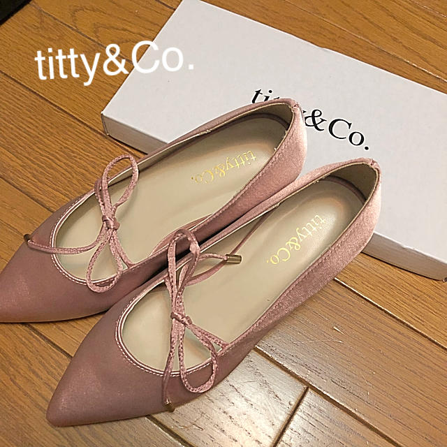 titty&co(ティティアンドコー)のtitty&Co. 新品 リボンフラットシューズ レディースの靴/シューズ(バレエシューズ)の商品写真