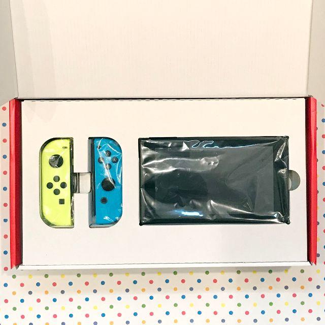 Nintendo Switch(ニンテンドースイッチ)の【新品未使用】ニンテンドースイッチ(Switch)本体　オリジナルカラー エンタメ/ホビーのゲームソフト/ゲーム機本体(家庭用ゲーム機本体)の商品写真