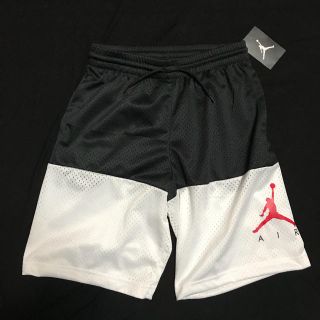 ナイキ(NIKE)の海外限定 レア 新品 JORDAN ジョーダン ハーフパンツ S 白 黒 赤(ショートパンツ)