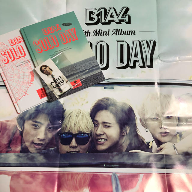 B1A4(ビーワンエーフォー)のB1A4 SOLO DAY 韓国版2枚セット シヌゥトレカ ポスター付 エンタメ/ホビーのCD(K-POP/アジア)の商品写真