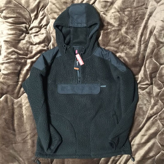 Supreme(シュプリーム)の【新品】SUPREME polartec hooded ポーラーテック ブラック メンズのトップス(パーカー)の商品写真