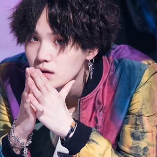 プチギフト BTS SUGA ユンギ 大吹打 Daechwita 대취타 MV 着用 ピアス