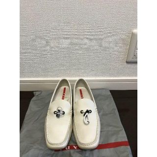 プラダ(PRADA)の●4万プラダスポーツ総カーフ革レザー刻印入りドローコード付シューズ箱有●美品(ローファー/革靴)