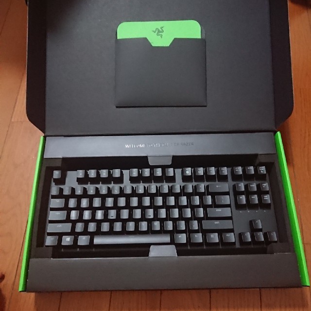 Razer blackwidow X chroma TE英語モデル スマホ/家電/カメラのPC/タブレット(PC周辺機器)の商品写真