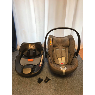 サイベックス(cybex)のCybex クラウドQプラス（マンハッタングレー）と　ベースQ-Fix のセット(自動車用チャイルドシート本体)