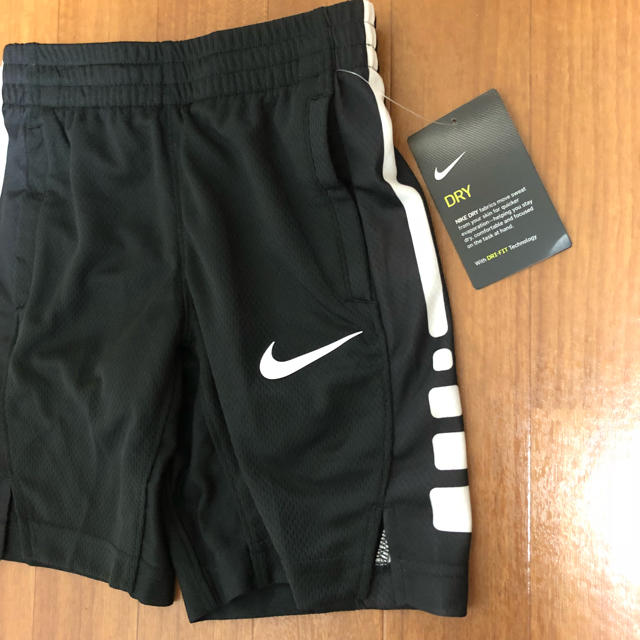 NIKE(ナイキ)のナイキ 軽いハーフパンツ  キッズ/ベビー/マタニティのキッズ服男の子用(90cm~)(パンツ/スパッツ)の商品写真