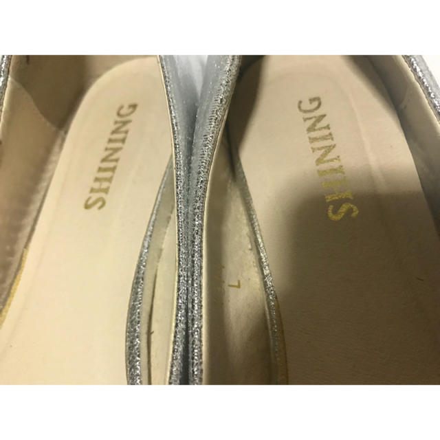キラキラ シルバーパンプス  レディースの靴/シューズ(ハイヒール/パンプス)の商品写真
