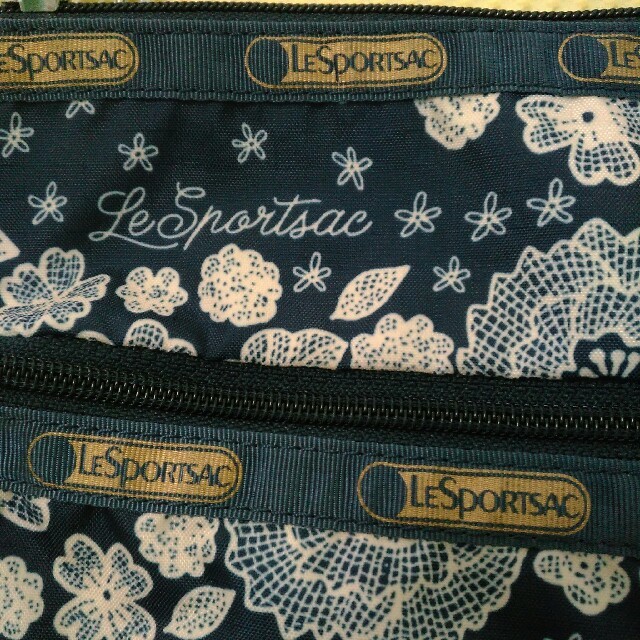 LeSportsac(レスポートサック)のレスポートサック　ななめがけショルダー レディースのバッグ(ショルダーバッグ)の商品写真