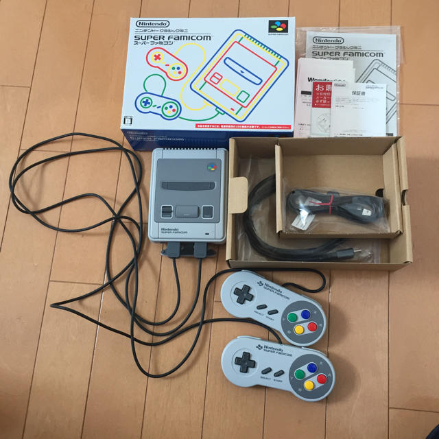 任天堂(ニンテンドウ)のスーパーファミコン クラシックミニ 美品 任天堂 エンタメ/ホビーのゲームソフト/ゲーム機本体(家庭用ゲーム機本体)の商品写真