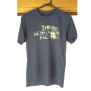 ザノースフェイス(THE NORTH FACE)のノースフェイス Tシャツ 新品タグ付き Lサイズ  アーバンネイビー×カモフラ(Tシャツ/カットソー(半袖/袖なし))