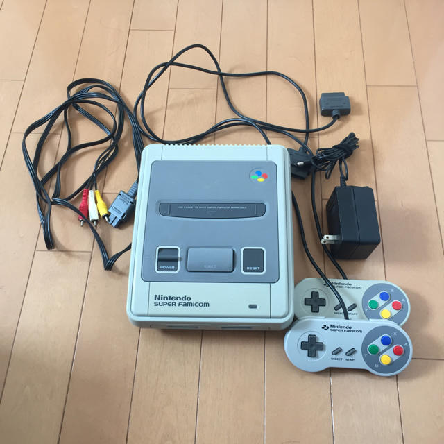 スーパーファミコン(スーパーファミコン)のスーパーファミコン 本体 使用オッケー エンタメ/ホビーのゲームソフト/ゲーム機本体(家庭用ゲーム機本体)の商品写真