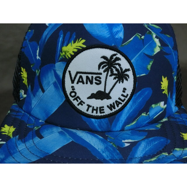 VANS(ヴァンズ)のバンズ【OFF THE WALL】南国風ヤシの木ロゴワッペン付キャップ メンズの帽子(キャップ)の商品写真