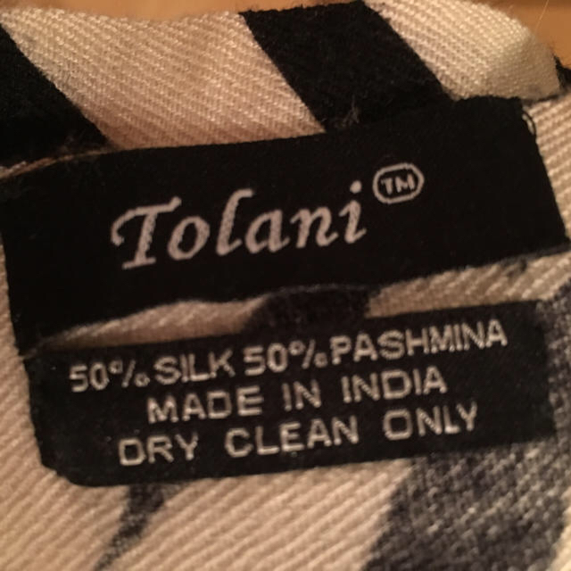 Tolani(トラニ)のTOLANI ゼブラ柄ショール レディースのファッション小物(マフラー/ショール)の商品写真