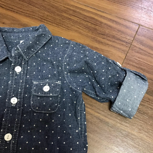 MUJI (無印良品)(ムジルシリョウヒン)の無印 ドットシャツ 90 キッズ/ベビー/マタニティのキッズ服男の子用(90cm~)(Tシャツ/カットソー)の商品写真