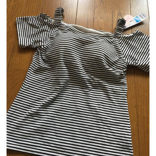 ジーユー(GU)の新品タグ付き GU ジーユー ブラトップ ボーダー半袖Tシャツ オフショルダー (Tシャツ(半袖/袖なし))