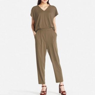 ユニクロ(UNIQLO)の新品　ユニクロ　Vネックオールインワン(サロペット/オーバーオール)