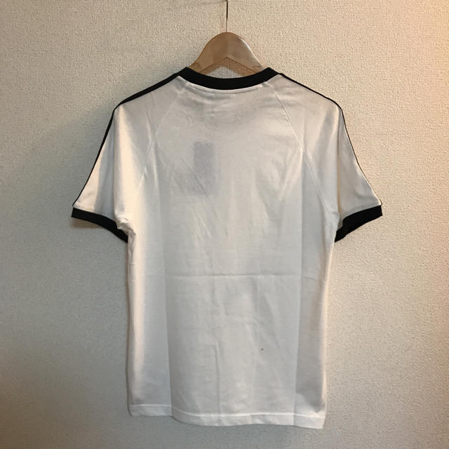 adidas(アディダス)のadicolor アディダス オリジナルス 3ストライプス 半袖 Tee 白 L メンズのトップス(Tシャツ/カットソー(半袖/袖なし))の商品写真