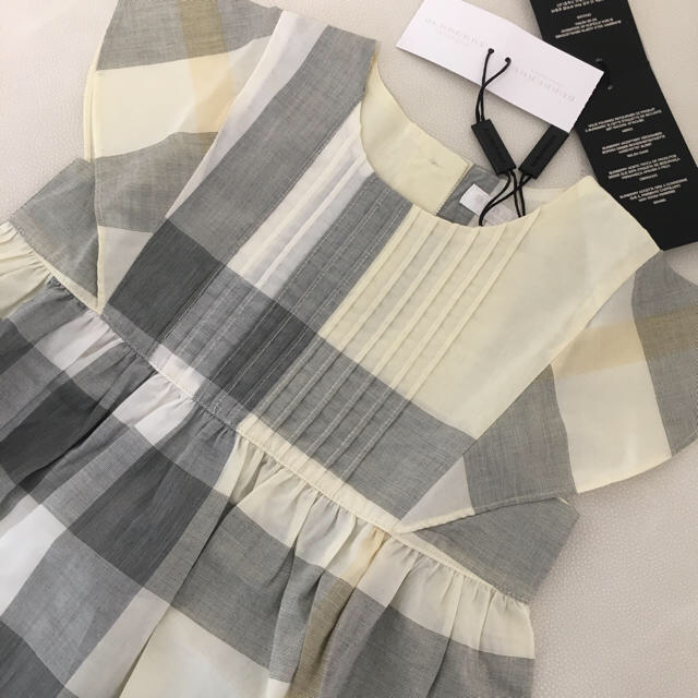 BURBERRY(バーバリー)のバーバリー ワンピース 4y 新品 キッズ/ベビー/マタニティのキッズ服女の子用(90cm~)(ワンピース)の商品写真