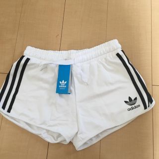 アディダス(adidas)のadidas originals アディダス ショートパンツ ホワイト(ショートパンツ)