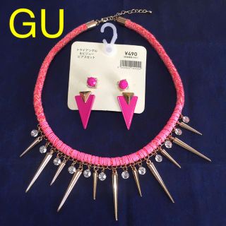 ジーユー(GU)のGU ピアス & ネックレス セット(ピアス)