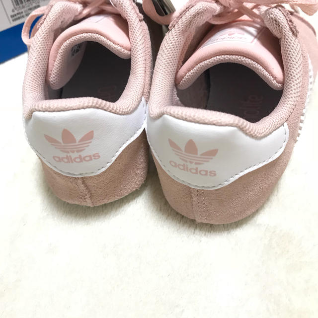 adidas(アディダス)の専用 『新品』アディダス ファーストシューズ  ベビーシューズ  12 キッズ/ベビー/マタニティのベビー靴/シューズ(~14cm)(スニーカー)の商品写真