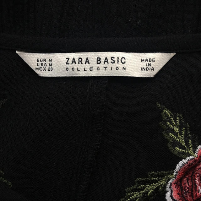 ZARA(ザラ)のZARA 刺繍ワンピース レディースのワンピース(ひざ丈ワンピース)の商品写真