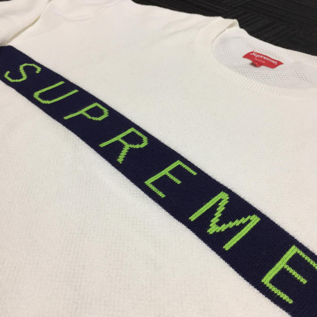 Supreme(シュプリーム)のみぃにゃん様専用Supreme Logo Stripe Pique メンズのトップス(ニット/セーター)の商品写真