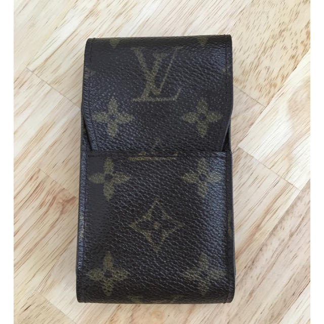 LOUIS VUITTON(ルイヴィトン)のルイヴィトン モノグラムシガレットケース 正規品 メンズのファッション小物(タバコグッズ)の商品写真