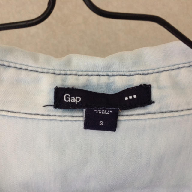 GAP(ギャップ)のGAPデニムシャツ Tシャツセット レディースのトップス(シャツ/ブラウス(長袖/七分))の商品写真