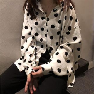 ドット柄シャツ★水玉模様★ブラウス★シフォンシャツ★長袖ブラウス★バルーン袖(Tシャツ(長袖/七分))