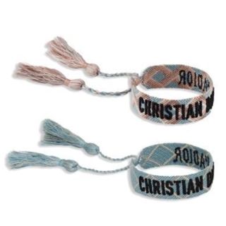 Christian Dior クリスチャンディオール Christian Dior ミサンガ ブレスレットの通販 By りすこshop クリスチャン ディオールならラクマ Christian Dior クリスチャンディオール Christian Dior ミサンガ ブレスレットの通販 By りすこshop クリスチャン ディオールならラクマ