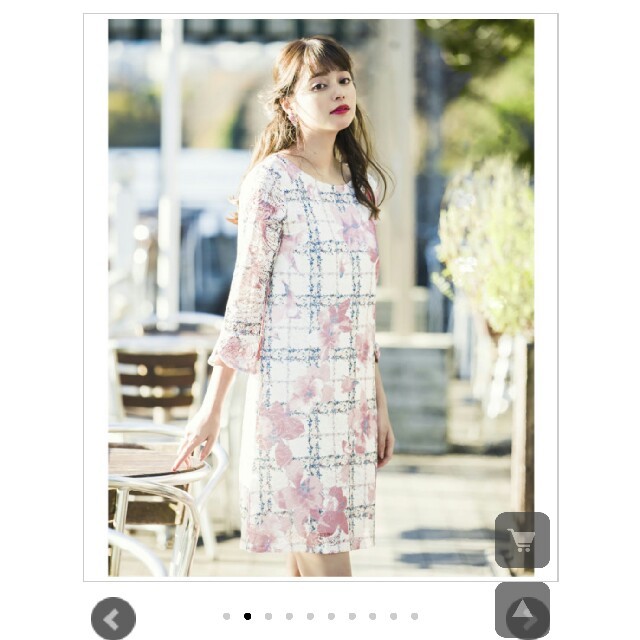 tocco(トッコ)の値下げ　新品　tocco closet 女っぷりワンピース　花柄 レディースのワンピース(ひざ丈ワンピース)の商品写真