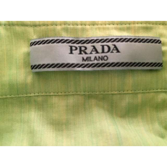 PRADA(プラダ)のプラダ☆シャツ☆専用 レディースのトップス(シャツ/ブラウス(長袖/七分))の商品写真