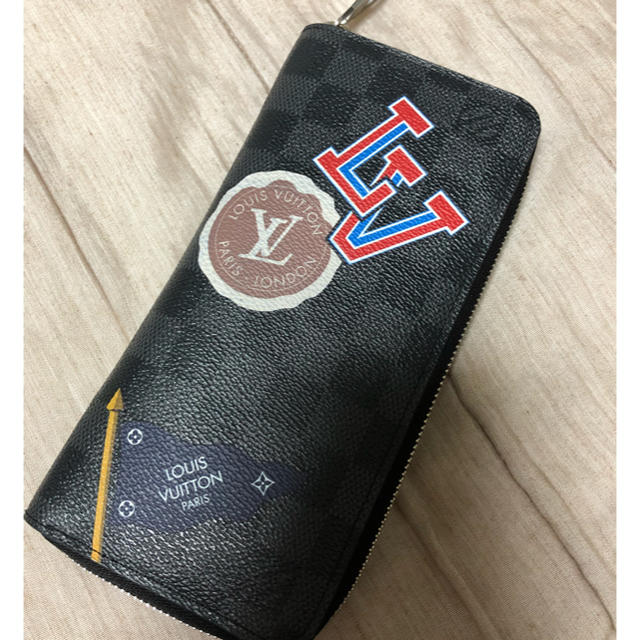 LOUIS VUITTON(ルイヴィトン)のLouis vuitton 2017 ダミエグラフィット 限定品 メンズのファッション小物(長財布)の商品写真