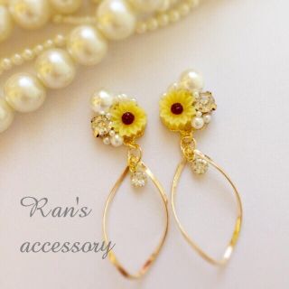 67ひまわりビジューピアス/イヤリング(ピアス)