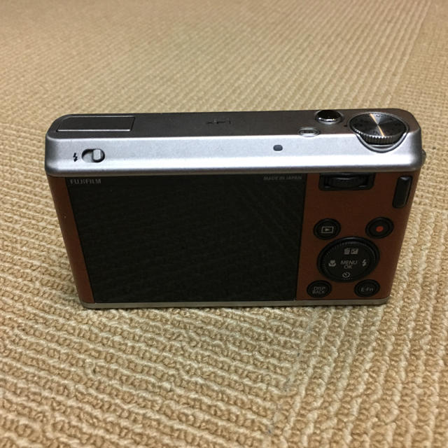 富士フイルム(フジフイルム)のFUJIFILM デジタルカメラ XF1 スマホ/家電/カメラのカメラ(コンパクトデジタルカメラ)の商品写真