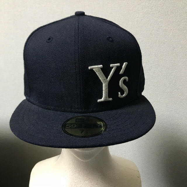 Y's(ワイズ)の☆ y's ワイズ ニューエラ 刺繍 ロゴ キャップ ☆ メンズの帽子(キャップ)の商品写真