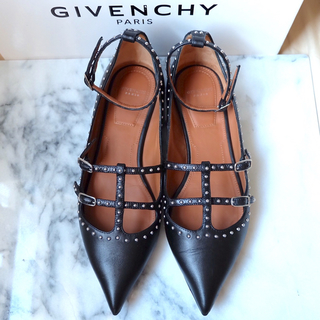 ジバンシィ(GIVENCHY)のGIVENCHY スタッズ フラットポインテッドパンプス/黒/36.5/美品(ハイヒール/パンプス)