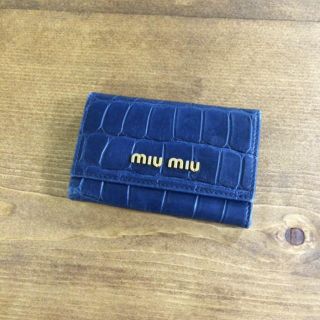 ミュウミュウ(miumiu)のmiumiuキーケース(キーホルダー)