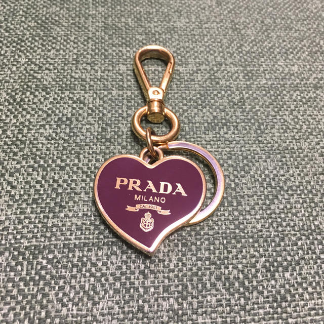 PRADA(プラダ)のプラダ キーホルダー   レディースのファッション小物(キーホルダー)の商品写真