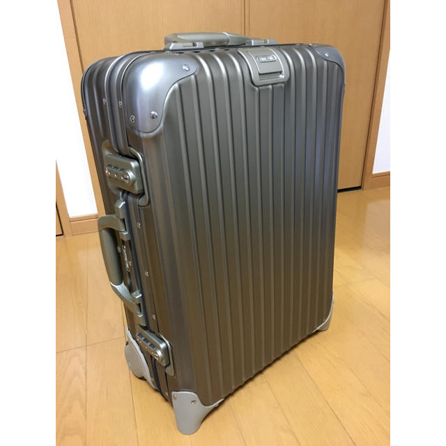 (新品)リモワ Rimowa Topas Titanium 32L