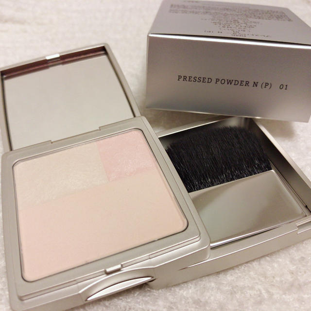 RMK(アールエムケー)のRMK♡プレストパウダーP01 コスメ/美容のベースメイク/化粧品(フェイスパウダー)の商品写真