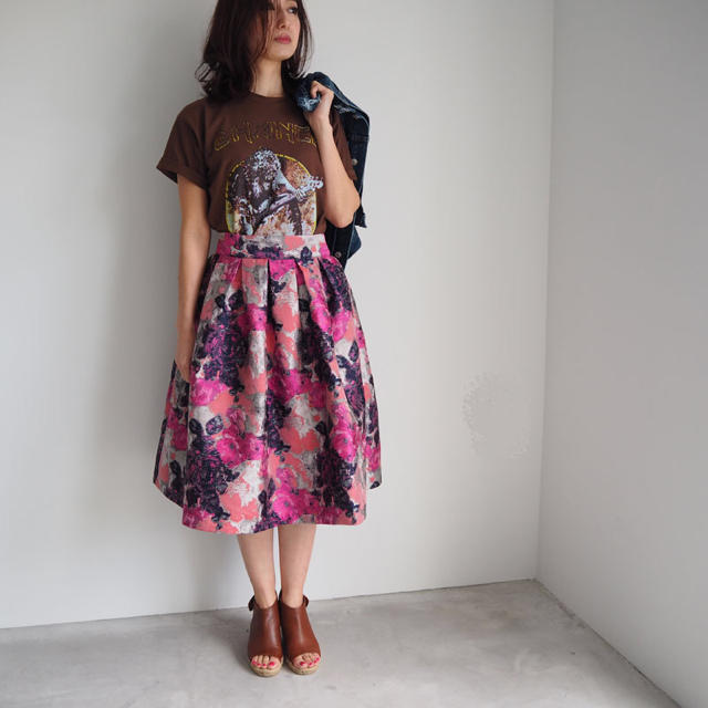 ZARA(ザラ)のmy clozette 花柄ジャガードスカートイエローブルー レディースのスカート(ひざ丈スカート)の商品写真