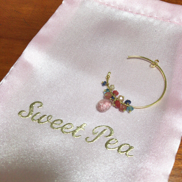 H.P.FRANCE(アッシュペーフランス)のSweet Pea✴︎マルチカラーフープピアス レディースのアクセサリー(ピアス)の商品写真