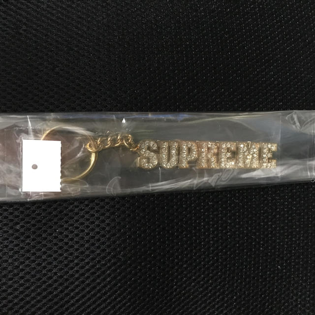 Supreme(シュプリーム)のsupreme  ゴールドキーホルダー メンズのファッション小物(キーホルダー)の商品写真